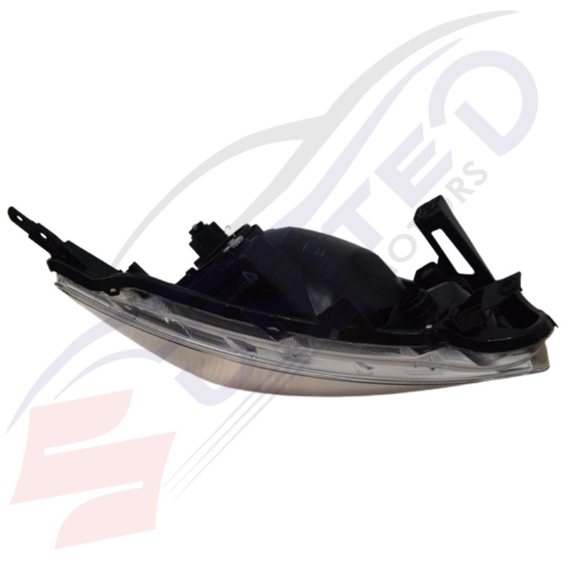 Suzuki Genuine Right-Side Headlight for New Cultus - Enhanced Nighttime Visibility and Fog Protection - Prioritize Safety with Integrated Fog Lights.